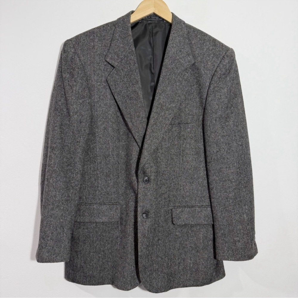 Bert Pulitzer Men's Wool/Camel Hair Herringbone Two
Button Sport Coat Size 40R